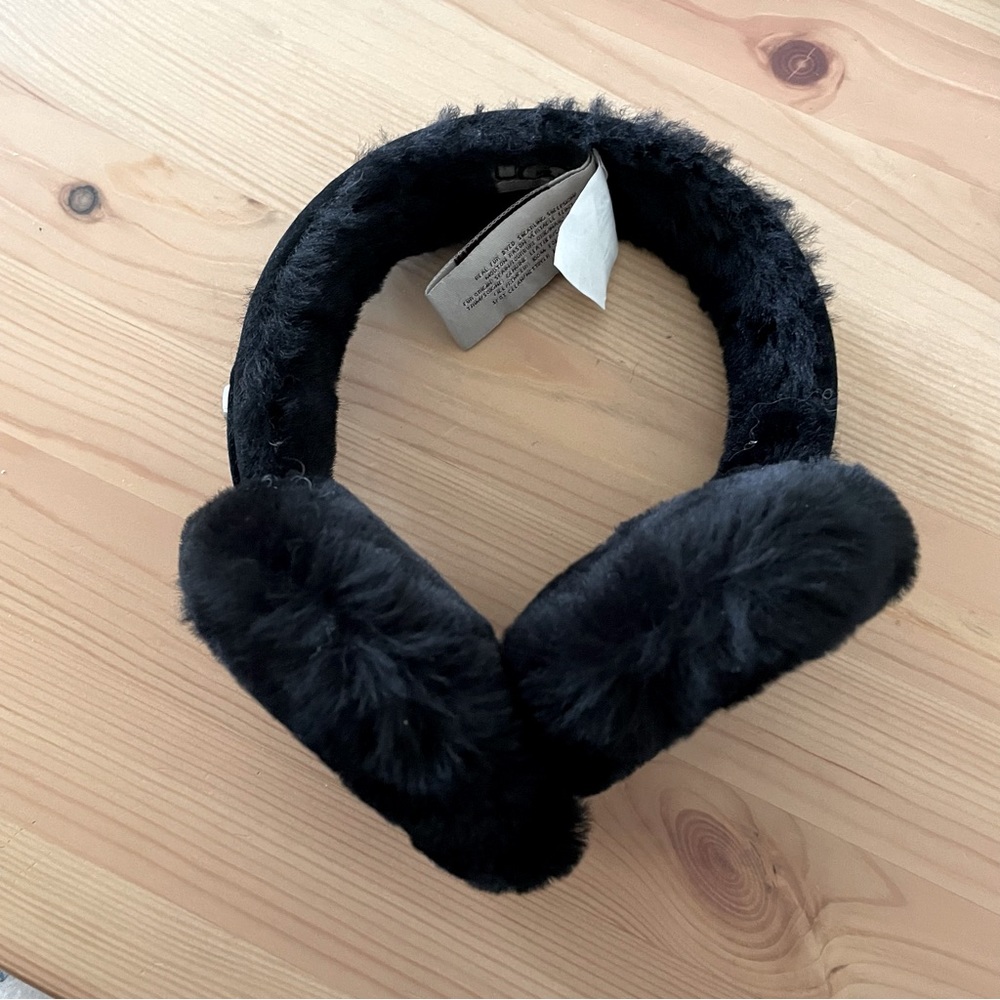 Flat Shearling Ugg Earmuffs